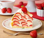 アフタヌーンティー・ラブアンドテーブルから桜と苺の春限定ミルクレープ｜写真3