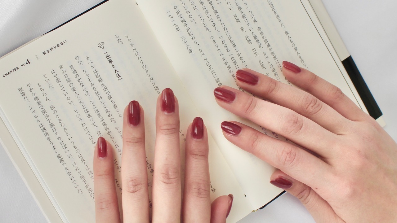 出版社生まれのネイル「秘めごとネイル」"ジュエリー”着想の新作、ダイアナ妃やシャネルの言葉をのせて｜写真12