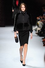 ニナ リッチ 2014-15年秋冬コレクション - 麗しい花々をリュクス＆センシュアルに纏う｜写真13