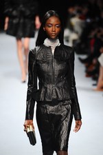 ニナ リッチ 2014-15年秋冬コレクション - 麗しい花々をリュクス＆センシュアルに纏う｜写真34