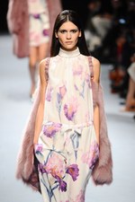 ニナ リッチ 2014-15年秋冬コレクション - 麗しい花々をリュクス＆センシュアルに纏う｜写真42