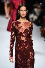 ニナ リッチ 2014-15年秋冬コレクション - 麗しい花々をリュクス＆センシュアルに纏う｜写真50