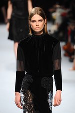 ニナ リッチ 2014-15年秋冬コレクション - 麗しい花々をリュクス＆センシュアルに纏う｜写真60