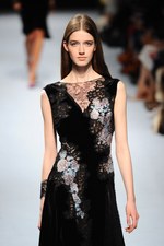 ニナ リッチ 2014-15年秋冬コレクション - 麗しい花々をリュクス＆センシュアルに纏う｜写真64