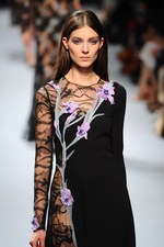 ニナ リッチ 2014-15年秋冬コレクション - 麗しい花々をリュクス＆センシュアルに纏う｜写真67