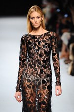 ニナ リッチ 2014-15年秋冬コレクション - 麗しい花々をリュクス＆センシュアルに纏う｜写真72