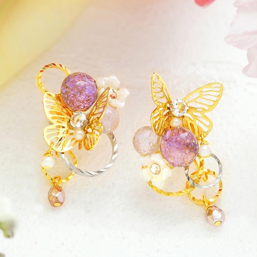 春を呼ぶ ︎ 蝶々の ピアス｜ファッション