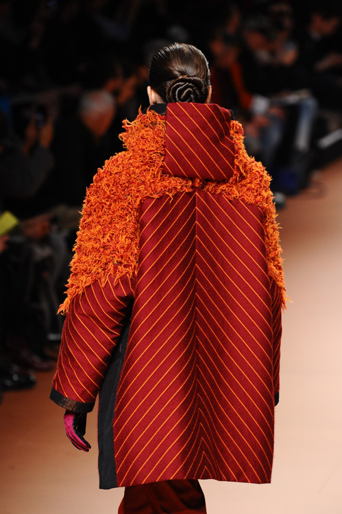 イッセイ ミヤケ(ISSEY MIYAKE) 2014-15年秋冬ウィメンズコレクション  - 写真33