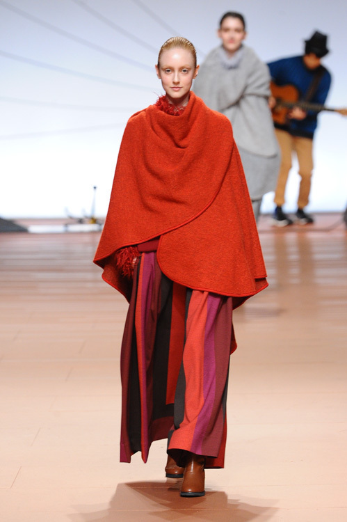 イッセイ ミヤケ(ISSEY MIYAKE) 2014-15年秋冬ウィメンズコレクション  - 写真34