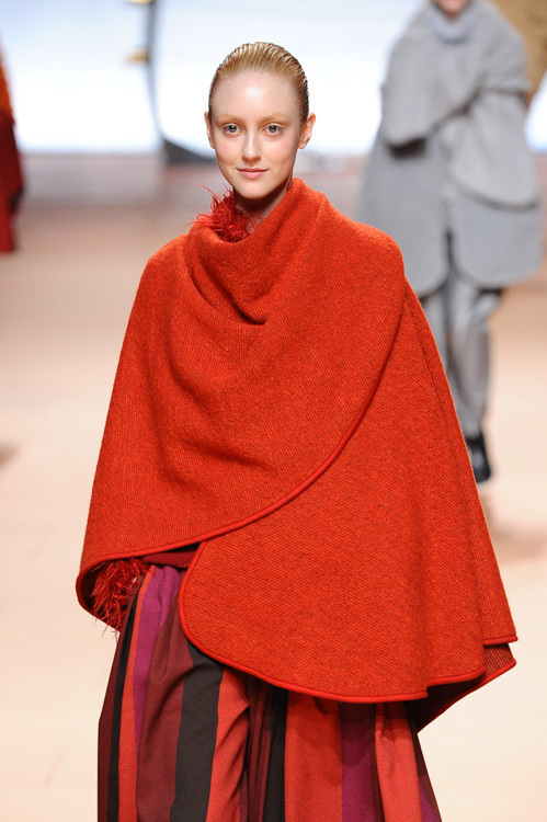 イッセイ ミヤケ(ISSEY MIYAKE) 2014-15年秋冬ウィメンズコレクション  - 写真35