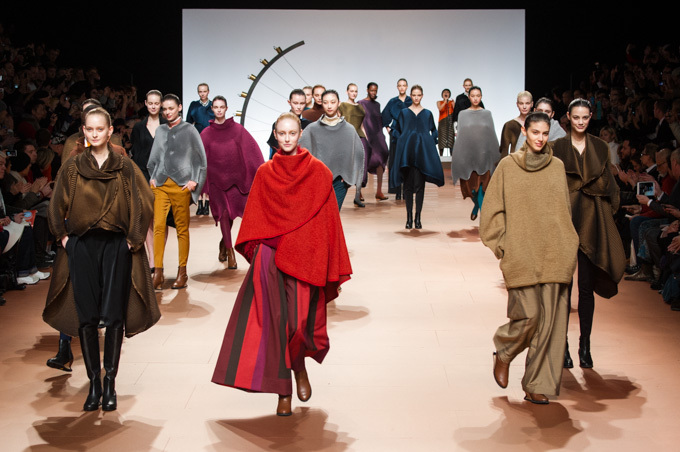 イッセイ ミヤケ(ISSEY MIYAKE) 2014-15年秋冬ウィメンズコレクション  - 写真67