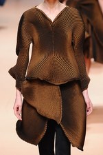 イッセイ ミヤケ(ISSEY MIYAKE) 森の鼓動｜写真63