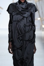 ジュリアン デイヴィッド 2014-15年秋冬コレクション - 素材で遊ぶ、都会派ストリートルック｜写真9