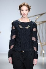 ジュリアン デイヴィッド 2014-15年秋冬コレクション - 素材で遊ぶ、都会派ストリートルック｜写真13