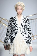 ジュリアン デイヴィッド 2014-15年秋冬コレクション - 素材で遊ぶ、都会派ストリートルック｜写真25