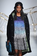 ジュリアン デイヴィッド 2014-15年秋冬コレクション - 素材で遊ぶ、都会派ストリートルック｜写真43