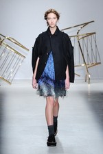 ジュリアン デイヴィッド 2014-15年秋冬コレクション - 素材で遊ぶ、都会派ストリートルック｜写真44