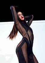 H&M×ミュグレーが初コラボ - ショート丈のデニムジャケットやボディスーツ、アーカイブのリメイクも｜写真5