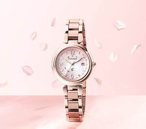 シチズン クロスシー“桜モチーフ”の限定腕時計、花びらのインデックス 