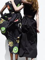 サトル ササキ、“鮮やかフルーツ柄”ドレスなど - 東京＆大阪では期間限定ストアを開催｜写真1