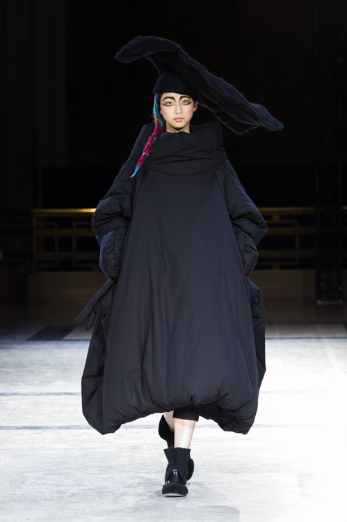 ヨウジヤマモト(Yohji Yamamoto) 2014-15年秋冬ウィメンズコレクション シルエット - 写真2