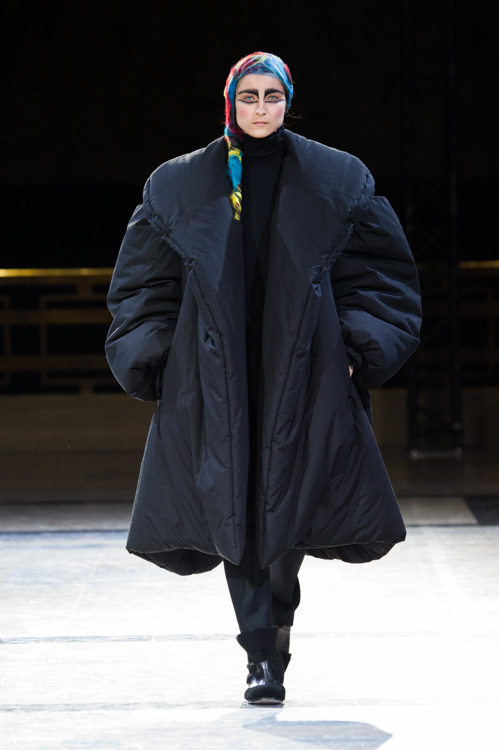 ヨウジヤマモト(Yohji Yamamoto) 2014-15年秋冬ウィメンズコレクション  - 写真5