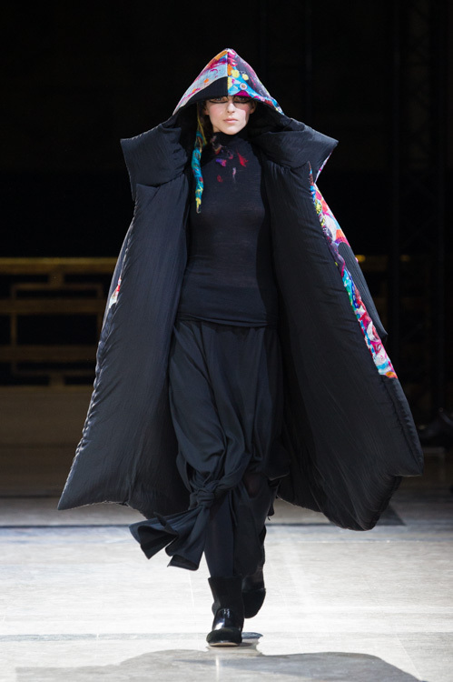 ヨウジヤマモト(Yohji Yamamoto) 2014-15年秋冬ウィメンズコレクション シルエット - 写真6