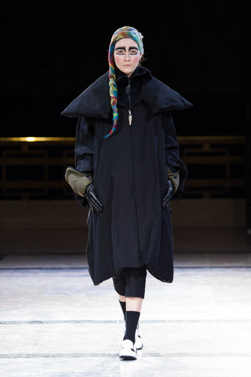 ヨウジヤマモト(Yohji Yamamoto) 2014-15年秋冬ウィメンズコレクション シルエット - 写真18