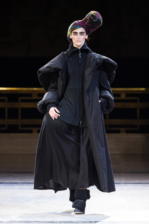 ヨウジヤマモト(Yohji Yamamoto) 2014-15年秋冬ウィメンズコレクション シルエット - 写真24