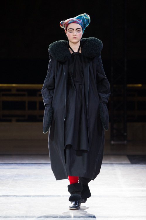 ヨウジヤマモト(Yohji Yamamoto) 2014-15年秋冬ウィメンズコレクション シルエット - 写真28