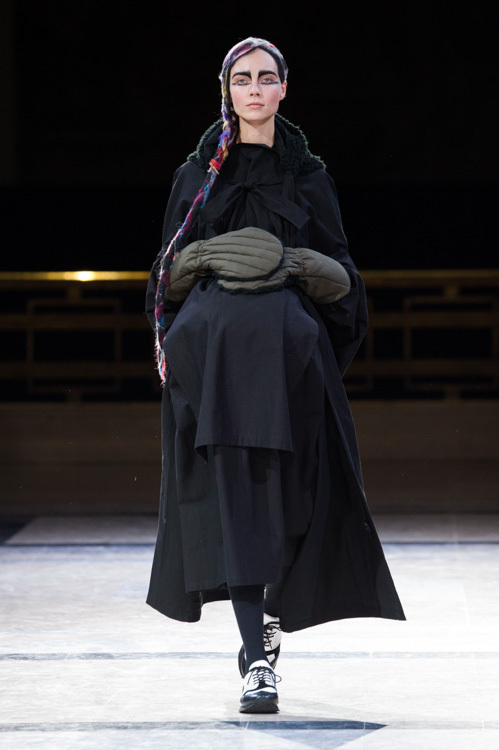 ヨウジヤマモト(Yohji Yamamoto) 2014-15年秋冬ウィメンズコレクション シルエット - 写真33