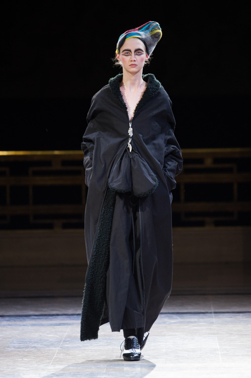 ヨウジヤマモト(Yohji Yamamoto) 2014-15年秋冬ウィメンズコレクション シルエット - 写真34