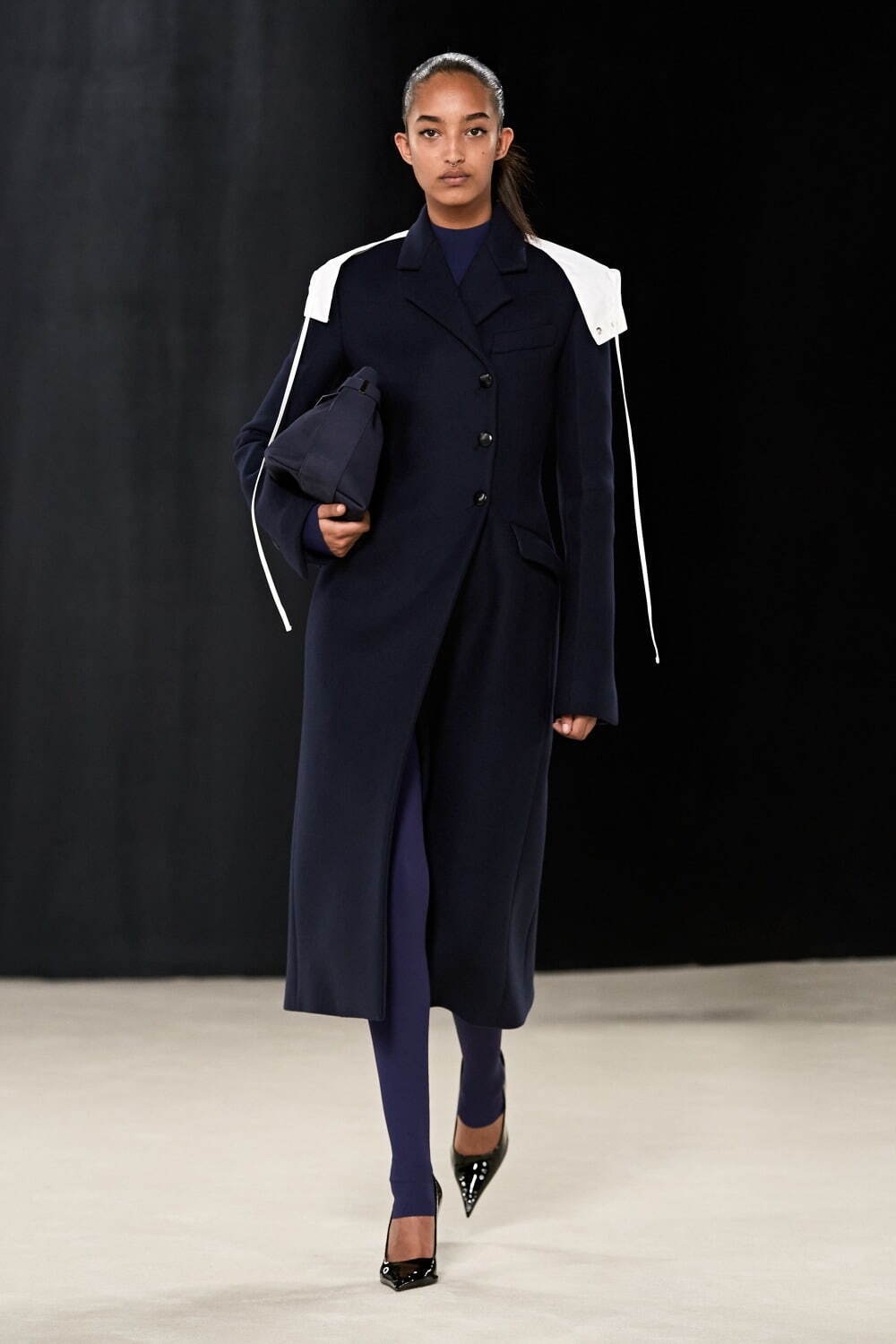 フェラガモ(Ferragamo) 2023-24年秋冬ウィメンズ&メンズコレクション