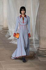 エトロ 2023年秋冬ウィメンズコレクション - “ラディカル”なアプローチに目新しさを｜写真25