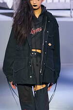 コンダクター 2023-24年秋冬コレクション - 悪夢から目覚め、恐怖と向き合う｜写真12