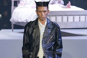 コンダクター 2023-24年秋冬コレクション - 悪夢から目覚め、恐怖と向き合う