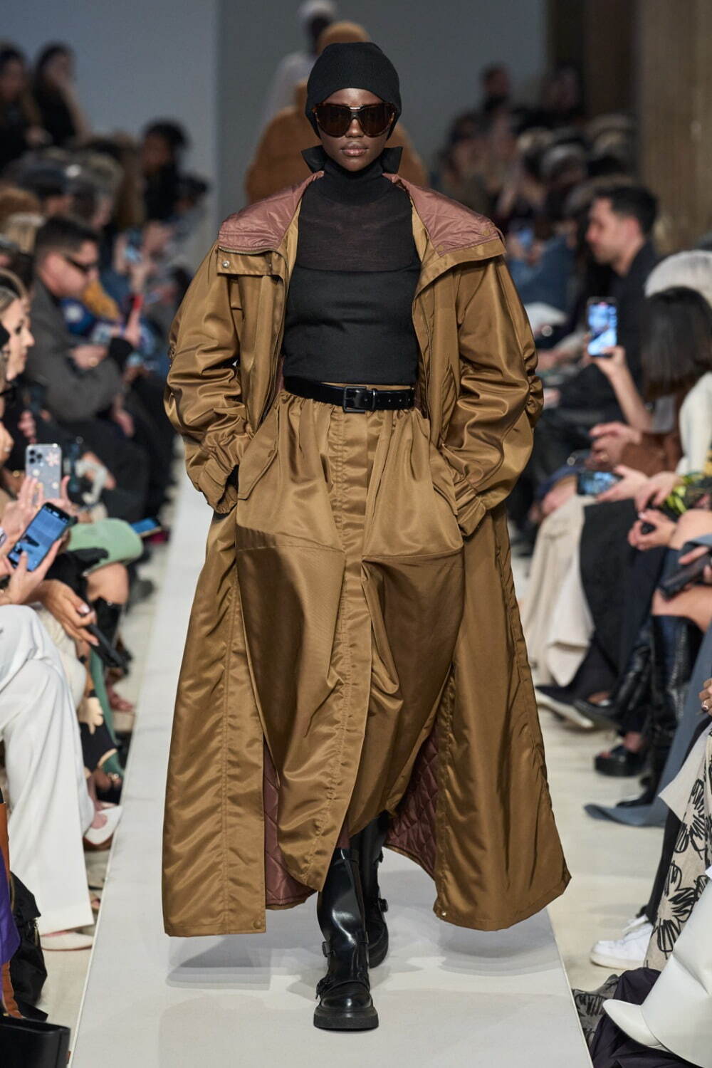 マックスマーラ(Max Mara) 2023-24年秋冬ウィメンズコレクション  - 写真15