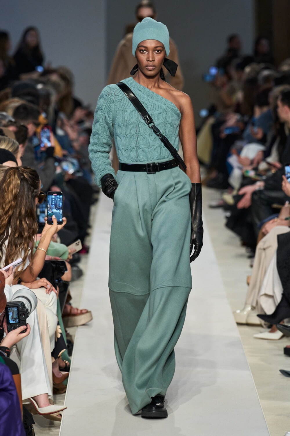 マックスマーラ(Max Mara) 2023-24年秋冬ウィメンズコレクション  - 写真32