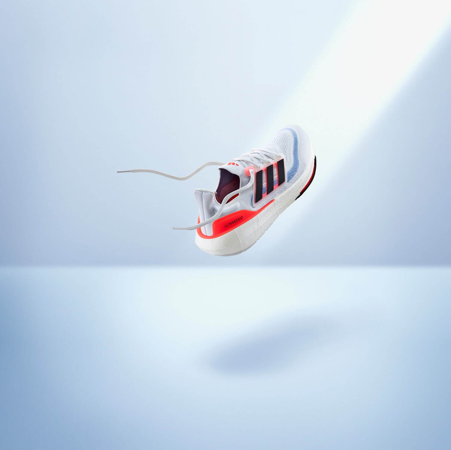 アディダス(adidas) ウルトラブースト ライト｜写真1