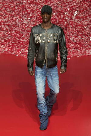 ディーゼル(DIESEL) 2023-24年秋冬ウィメンズ&メンズコレクション  - 写真1