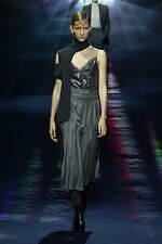 フェンディ 2023年秋冬ウィメンズコレクション - 裂け目から湧き立つエレガンス｜写真12