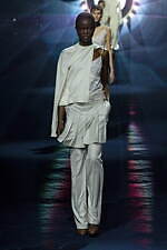 フェンディ 2023年秋冬ウィメンズコレクション - 裂け目から湧き立つエレガンス｜写真18