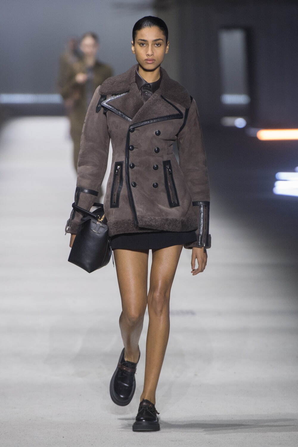 トッズ(TOD'S) 2023-24年秋冬ウィメンズコレクション - ファッションプレス