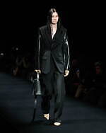 エムエム6 メゾン マルジェラ 2023年秋冬コレクション - 認識と構造の異化作用｜写真1