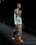 エムエム6 メゾン マルジェラ 2023年秋冬コレクション - 認識と構造の異化作用｜写真25