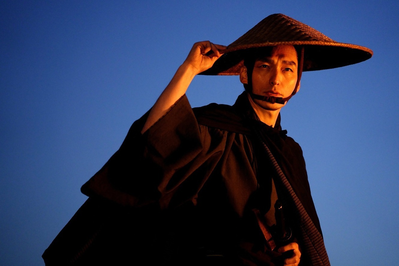 映画『碁盤斬り』草彅剛主演×白石和彌監督で古典落語をベースにした時代劇、武士の誇りと親子の情愛を描く