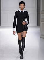 ヴァレンティノ 2023-24年秋冬ズコレクション、“ブラックタイ”を再定義｜写真28