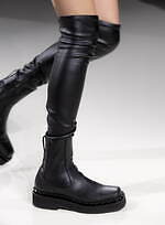 ヴァレンティノ 2023-24年秋冬ズコレクション、“ブラックタイ”を再定義｜写真29