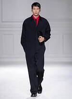 ヴァレンティノ 2023-24年秋冬ズコレクション、“ブラックタイ”を再定義｜写真46