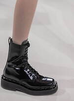 ヴァレンティノ 2023-24年秋冬ズコレクション、“ブラックタイ”を再定義｜写真49